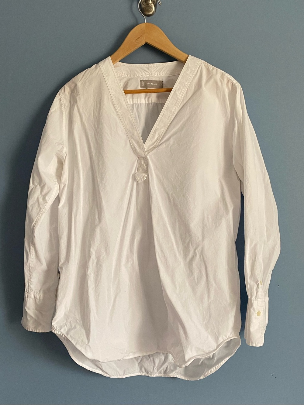 Everlane White Cotton V-Neck Shirt